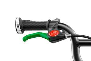 Woom 3 AUTOMAGIC child specific eye-catching green brake lever.